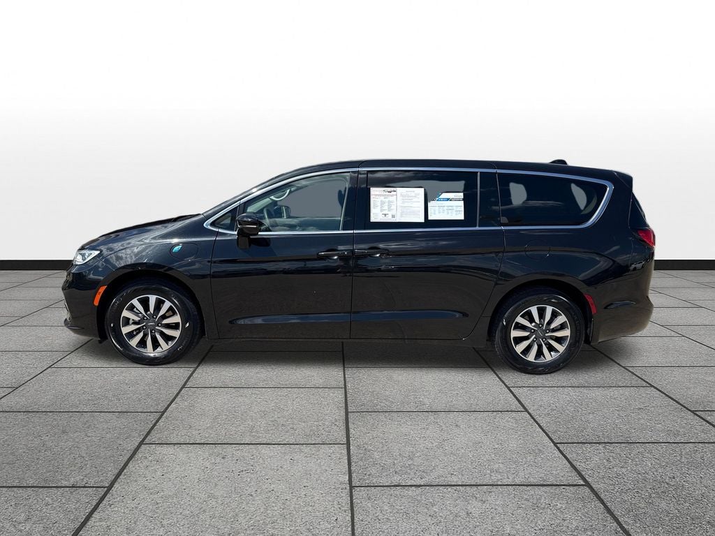 chrysler pacifica phev 2024 2C4RC1S79RR102950 image chrysler pacifica phev 2024 2C4RC1S79RR102950 image
